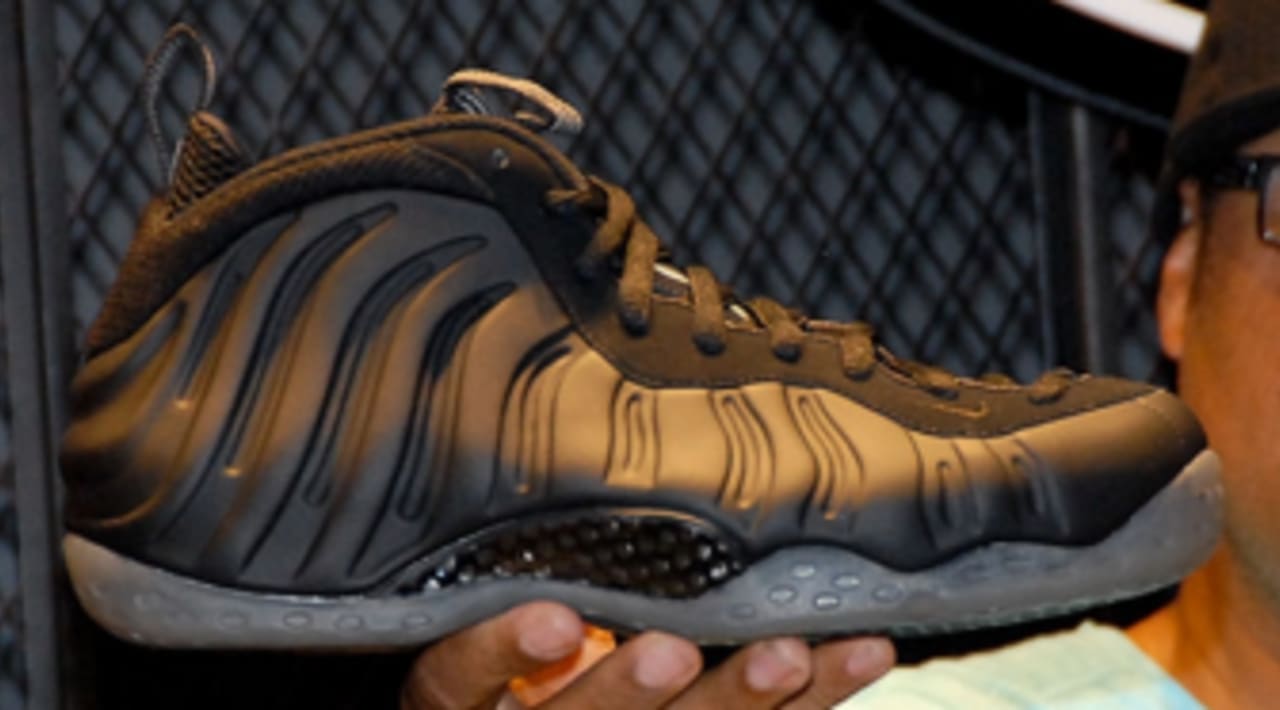 Thanksgiving Spotlight Special Nike Air Foamposite One ...