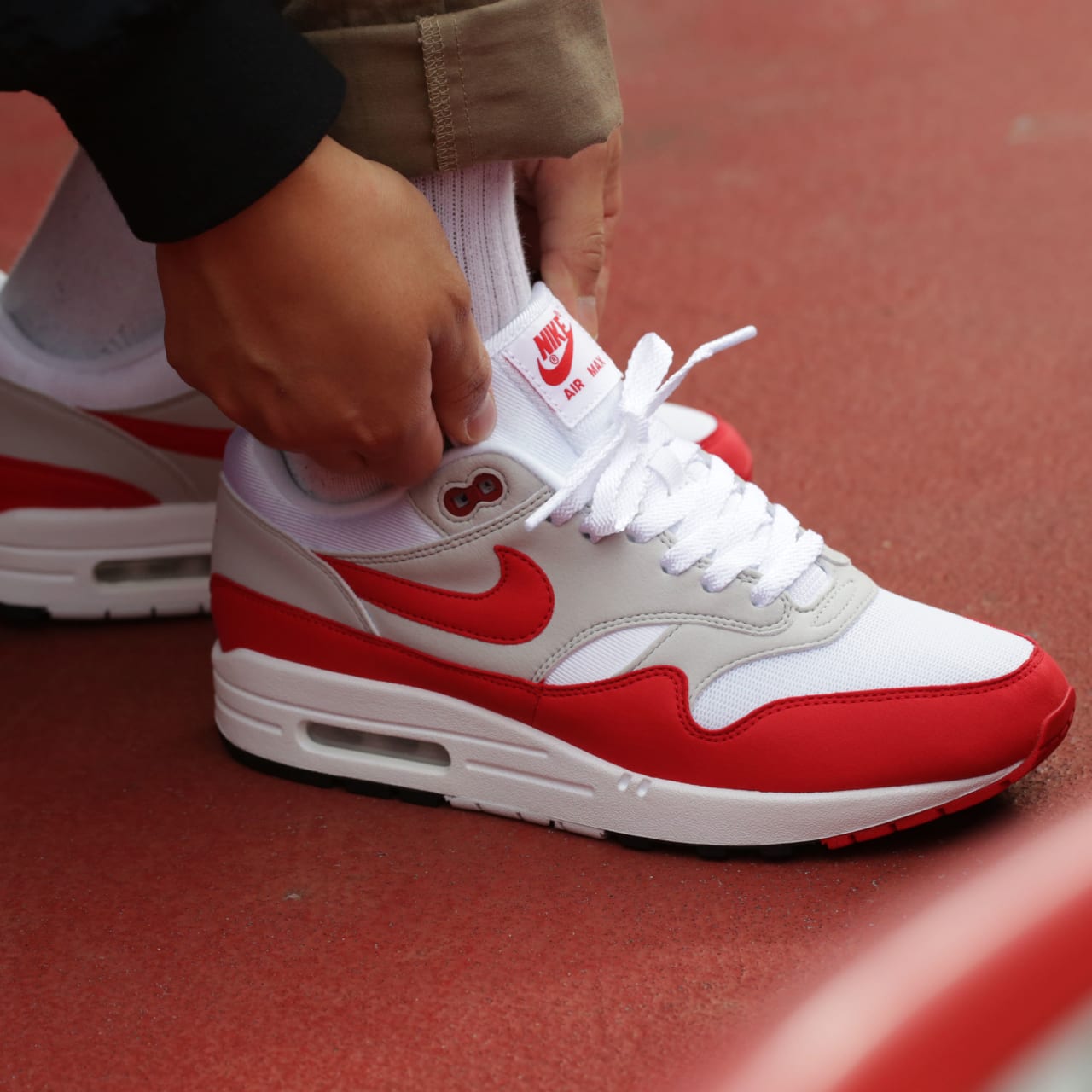 nike air max 1 anniversary red and white