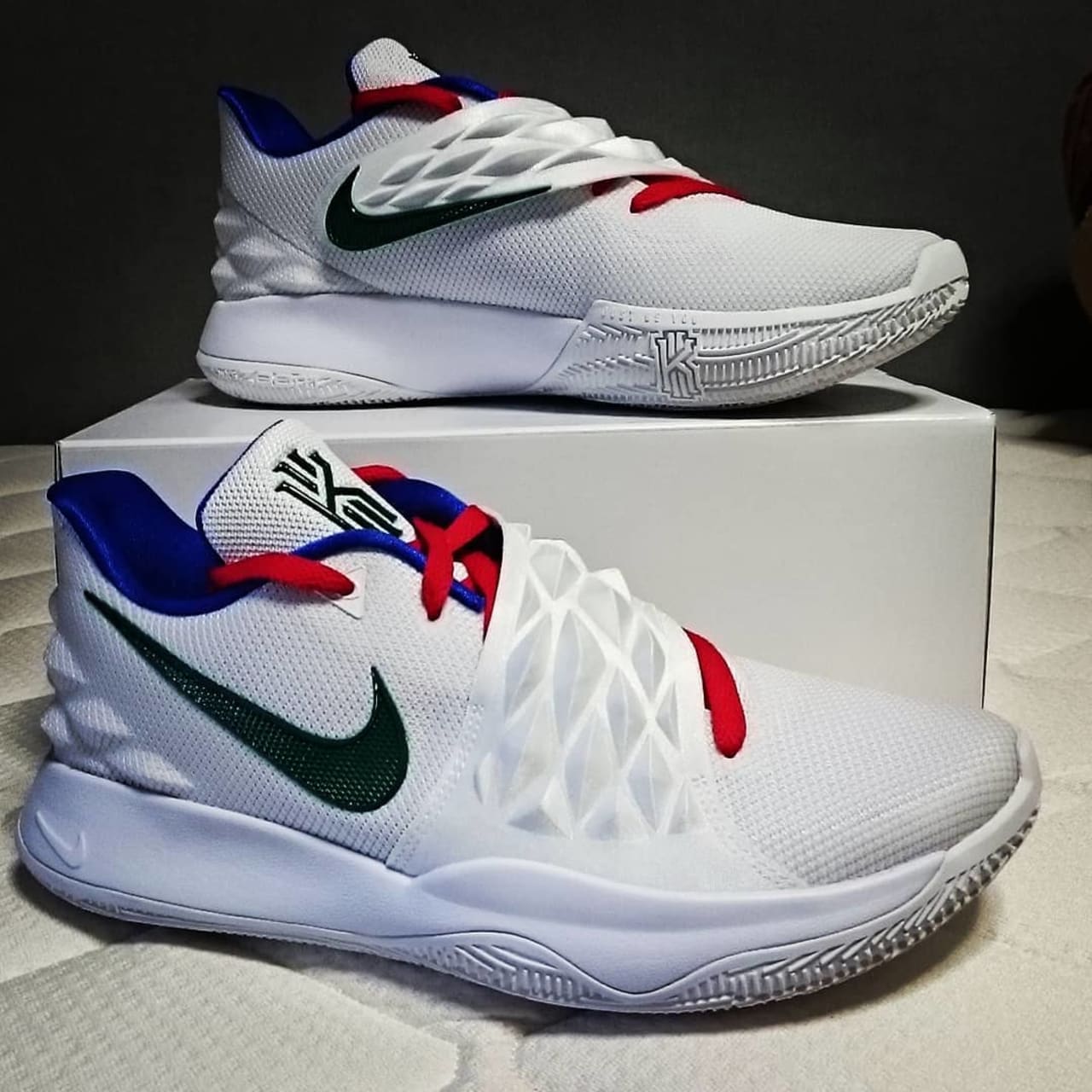 kyrie low id shoes