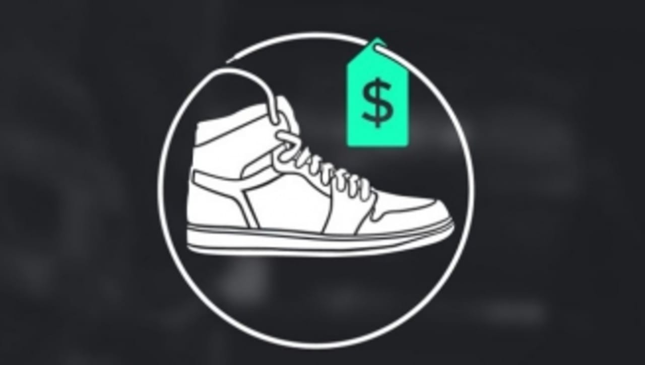 Sneakers logo. Кроссовки логотип. Лого для интернет магазина кроссовок. Логотип на кроссовках. Логотип магазина кроссовок.