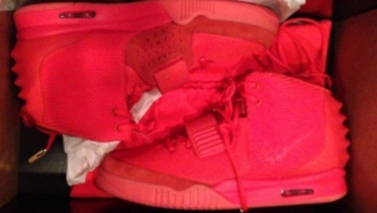 yeezy red october foot locker