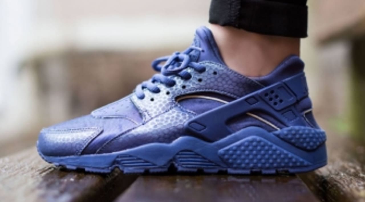 pink and blue nike huarache