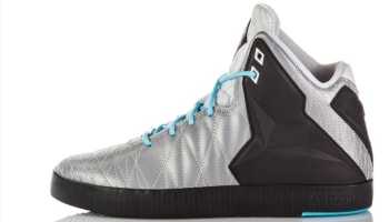 Nike LeBron XI NSW Lifestyle Reflective Silver/Reflective Silver-Dark Charcoal