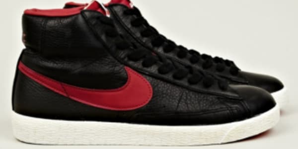 nike blazer dark red