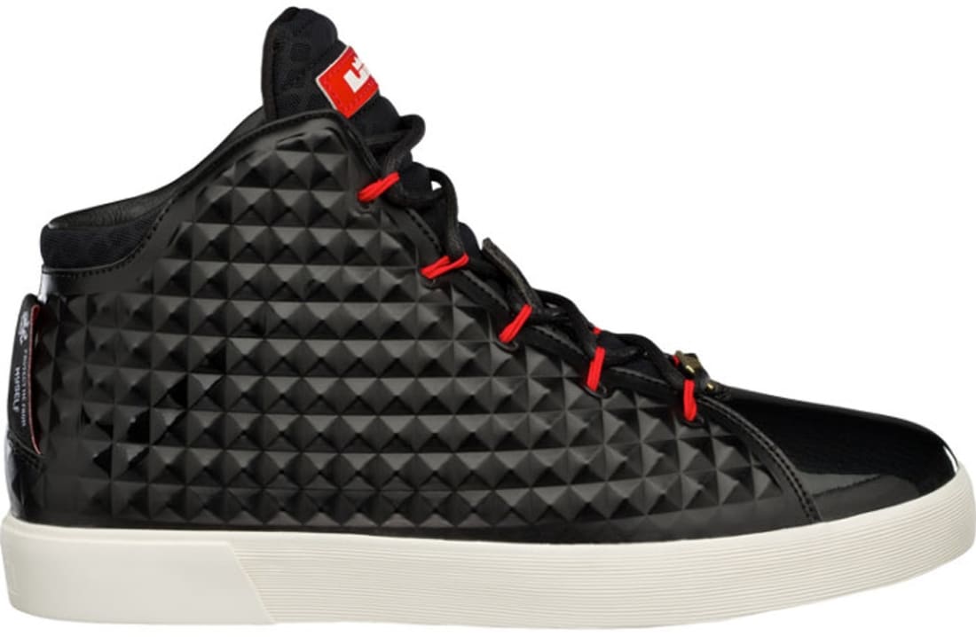 Nike LeBron XII NSW Lifestyle Black/Challenge Red-Black