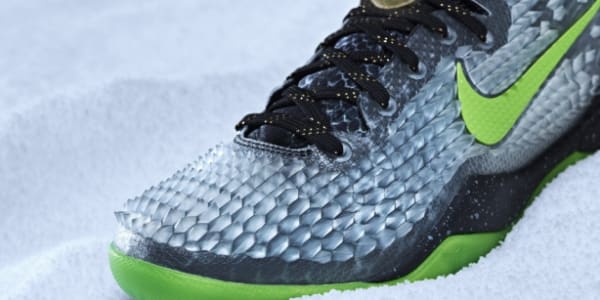 black and gold kobe 8