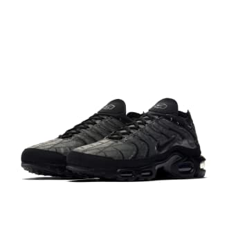 nike air max plus decon black