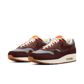 air max 1 bronze eclipse on feet
