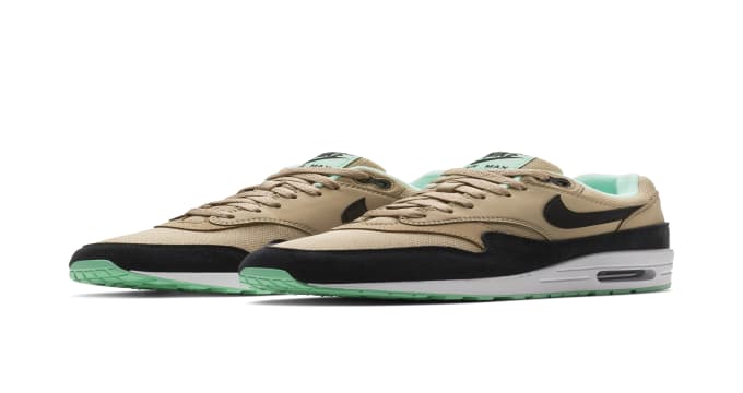 nike air max 1 desert black green glow