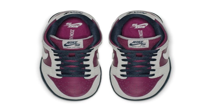 nike dunk true berry