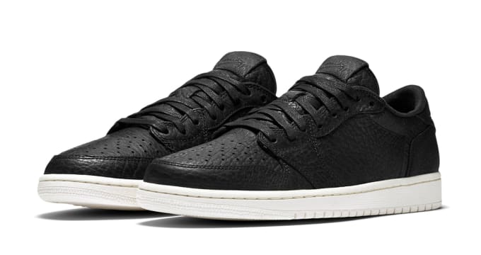 jordan 1 retro low swooshless black