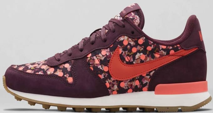 nike internationalist women burgundy