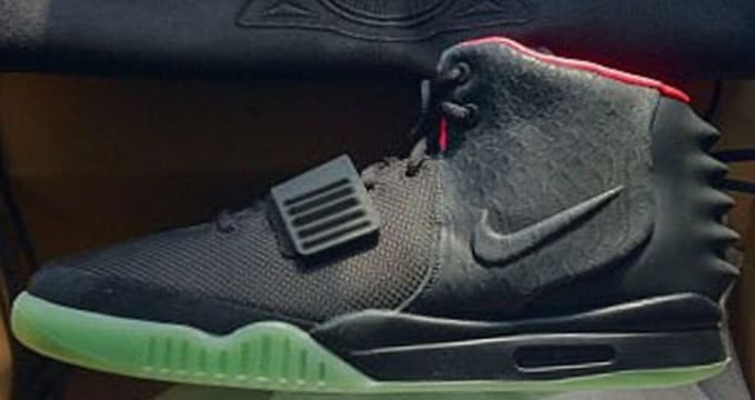 nike air yeezy 2 black