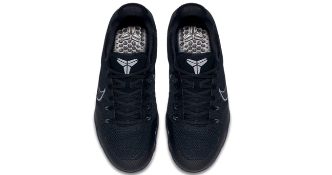 kobe 11 em low black cool grey