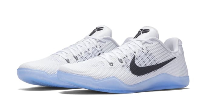 Kobe 11 em low fundamental Clearance
