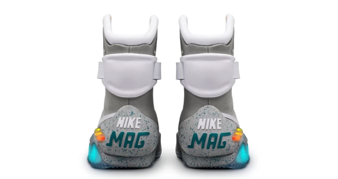 nike mag features