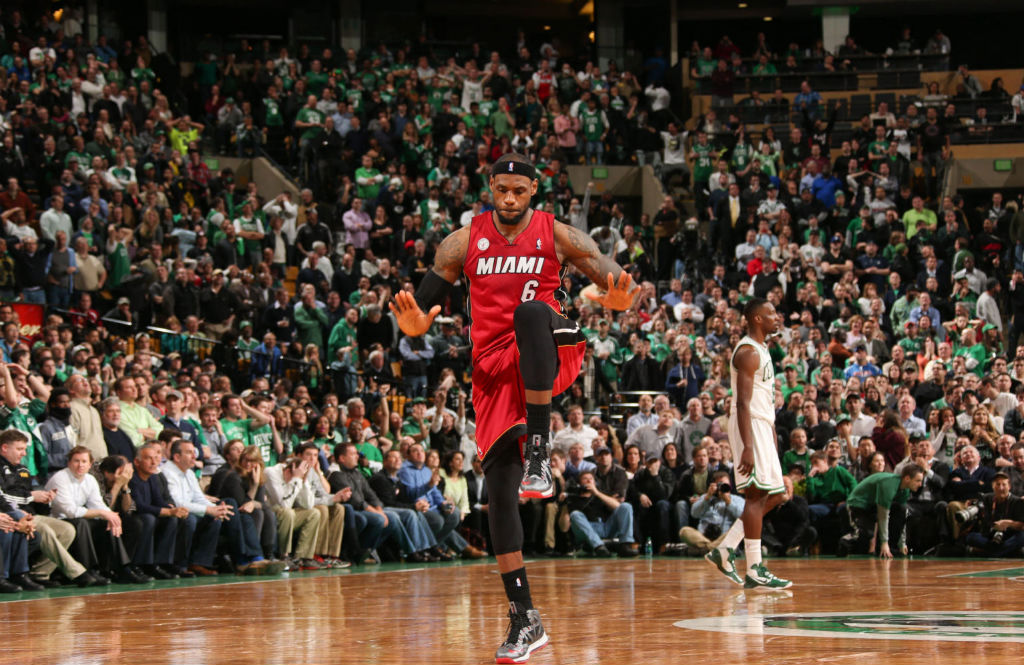 LeBron James Knights Jason Terry In Nike LeBron X PE (4)