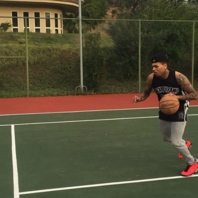 Chris Brown wearing Air Jordan VI 6 Infrared 23