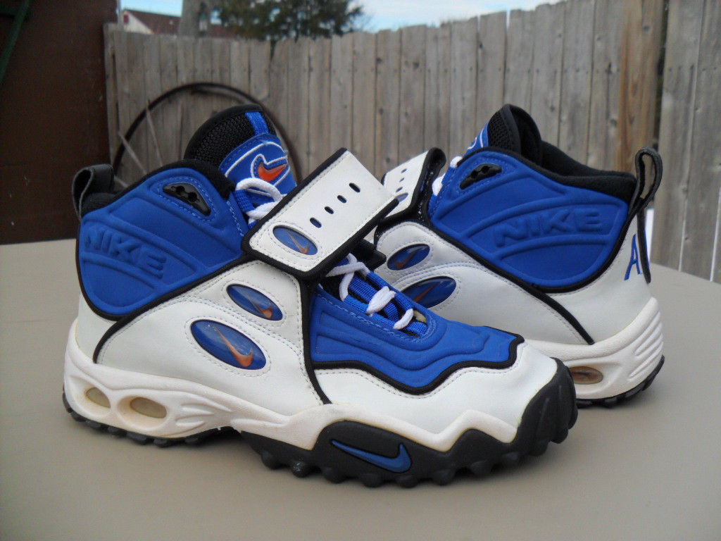 barry sanders tennis shoes