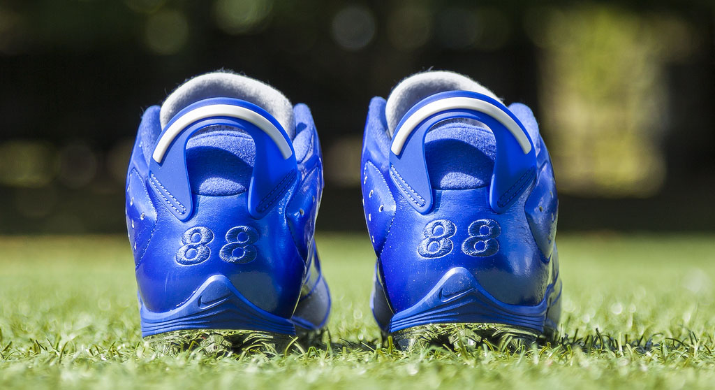 Dez Bryant's Air Jordan VI 6 Cowboys PE Cleats (2)