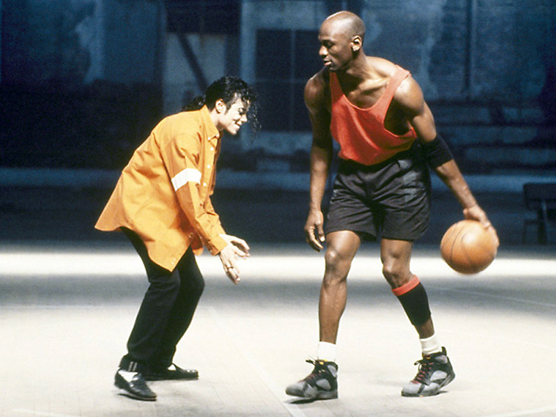 Michael Jackson & Michael Jordan in the Jam Music Video (4)