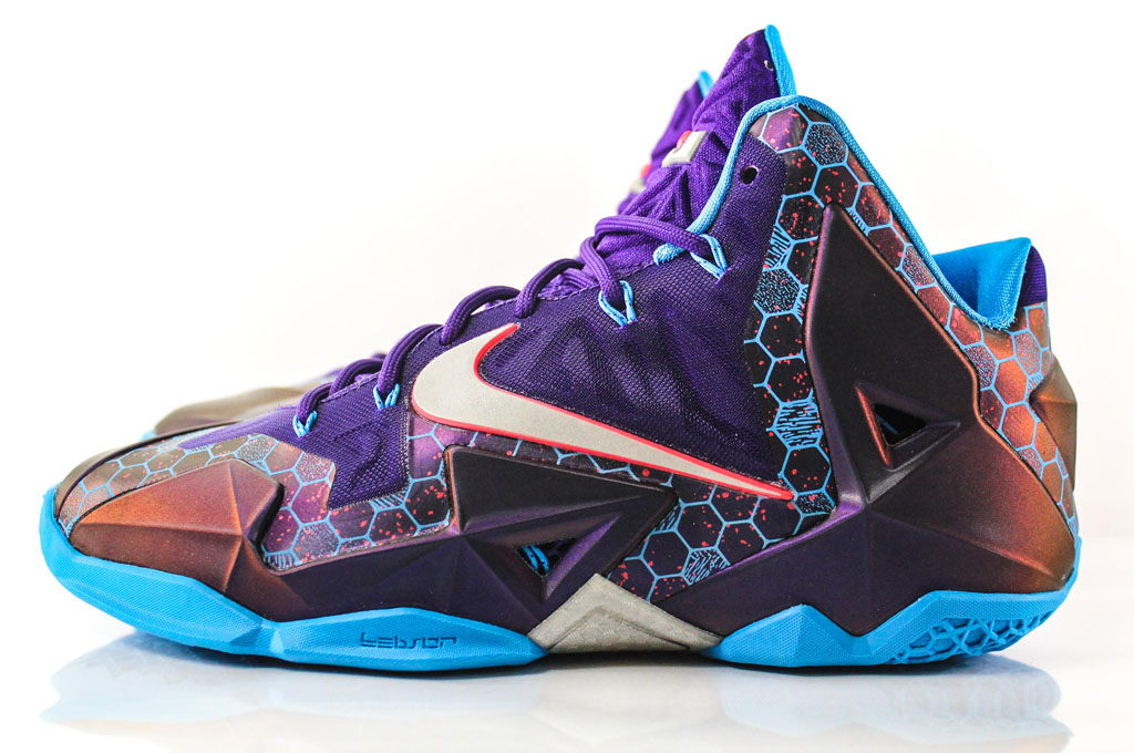 Summit Lake' LeBron 11 Swarming in to 