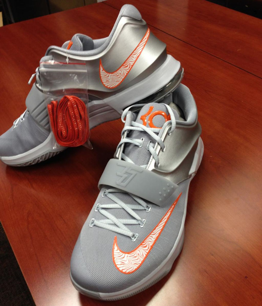 Kd 7 grey store and orange