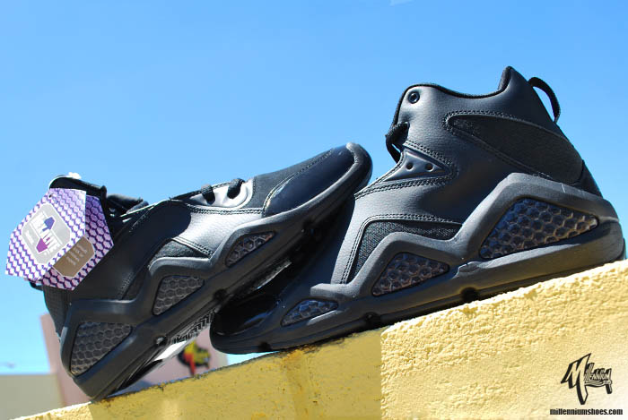 Reebok Kamikaze III - "Blackout"