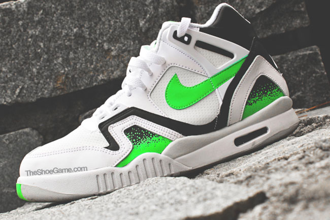 Nike air on sale tech challenge green