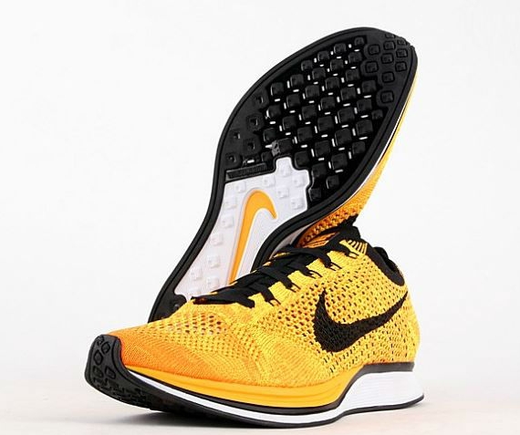 nike flyknit racer yellow black