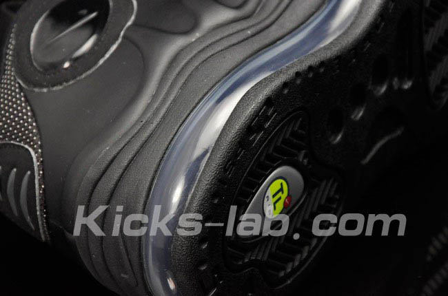 foamposite max black