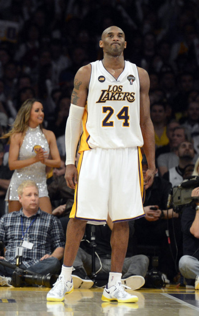 Kobe Bryant Posterizes Josh Smith In Nike Kobe 8 System (3)