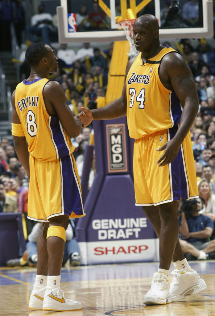 Kobe Bryant wearing Nike Air Force 1 Mid Lakers Home PE (2)