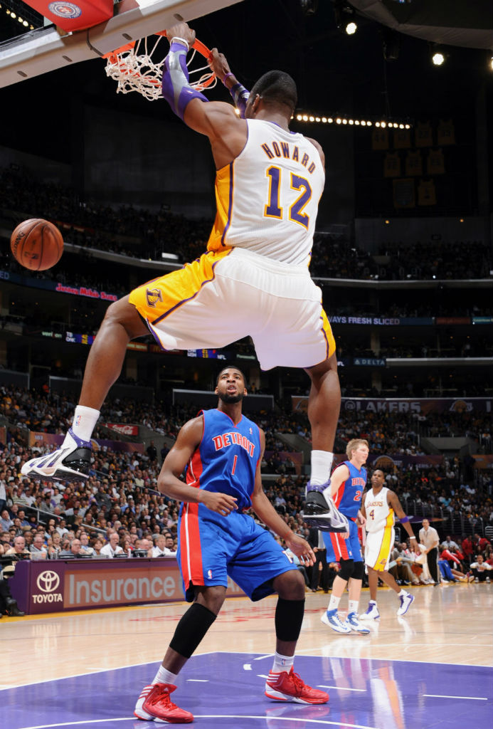 Dwight Howard wearing adidas adiPower Howard Lakers Home (4)