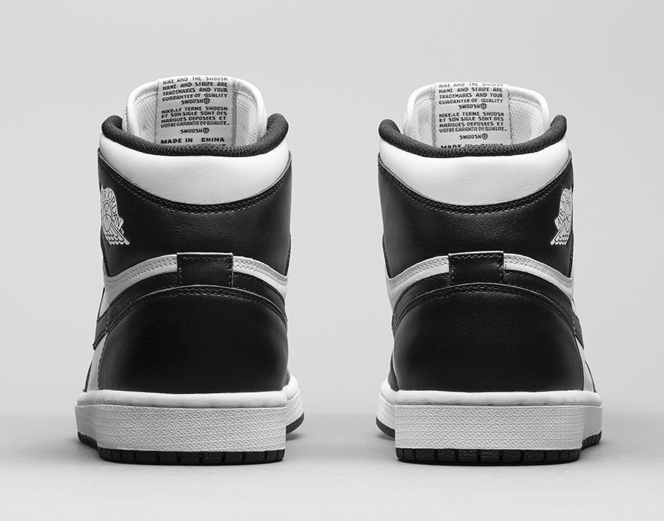 længde elasticitet Sund og rask An Official Look at the 'Black/White' Air Jordan 1 Retro High OG | Sole  Collector