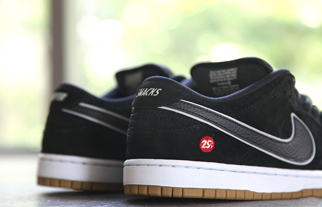 dunk low quartersnacks