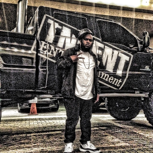 Freeway wearing Air Jordan XI 11 Low Concord