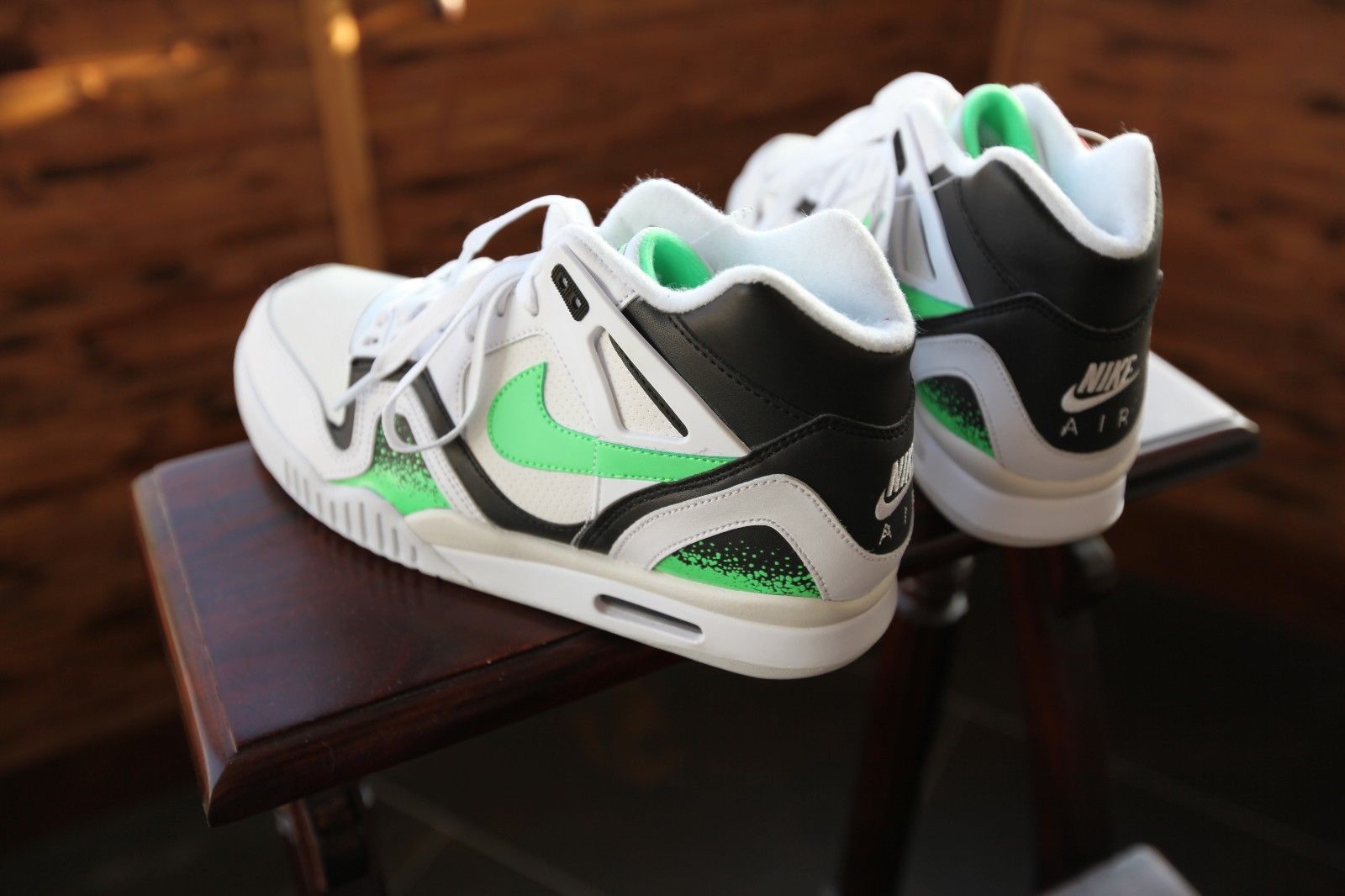 nike air tech challenge 2 poison green