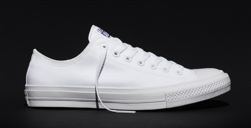 chuck taylor triple white