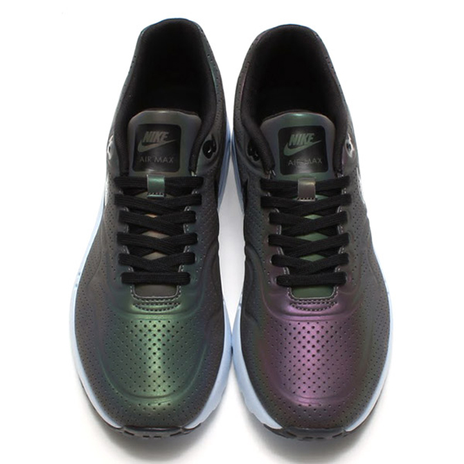 black iridescent nike shoes