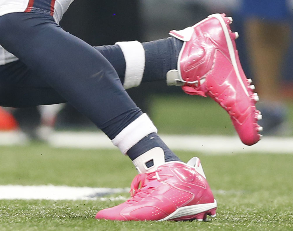 Andre Johnson wearing Air Jordan VI 6 Breast Cancer Awareness Pink (2)