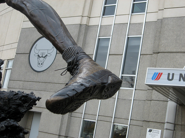 jordan statue shoes
