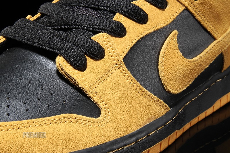 Nike SB Dunk Lows for Iowa Fans | Sole Collector