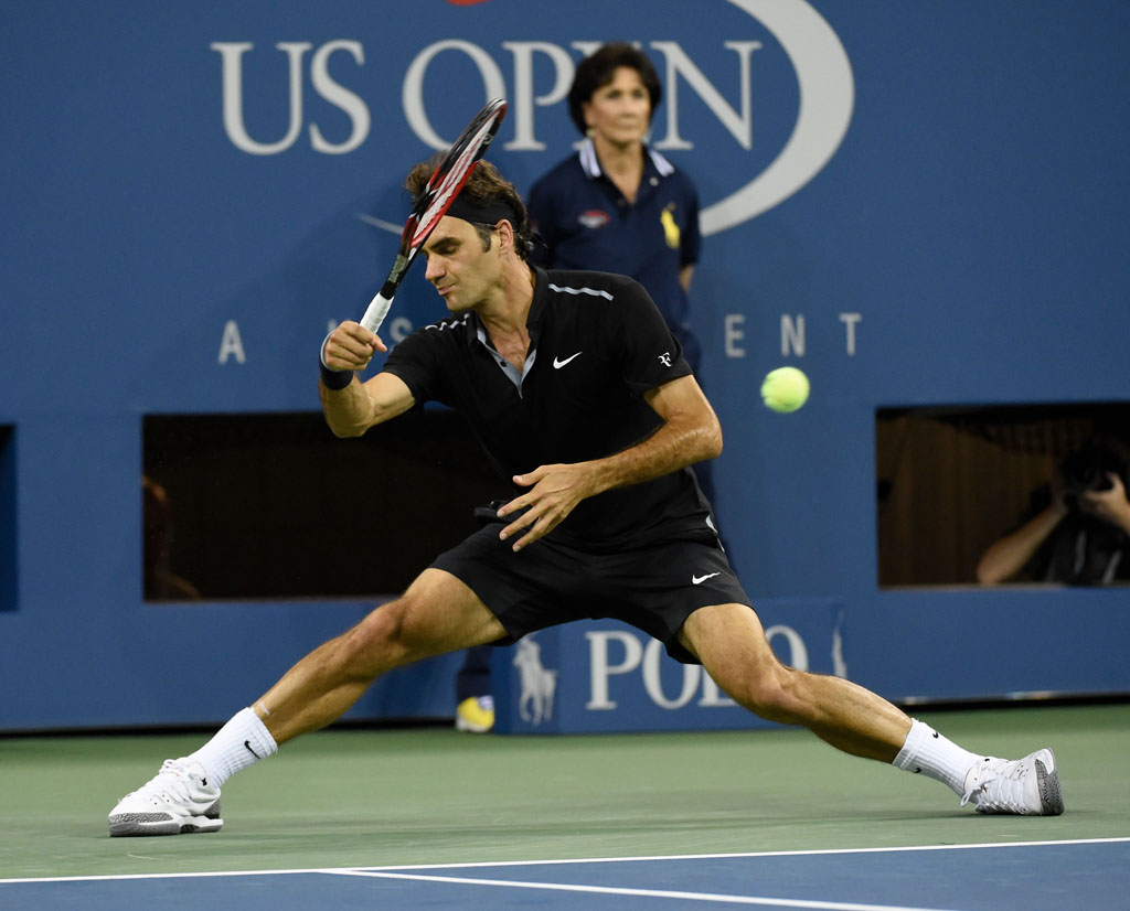 Roger Federer Debuts NikeCourt Zoom 