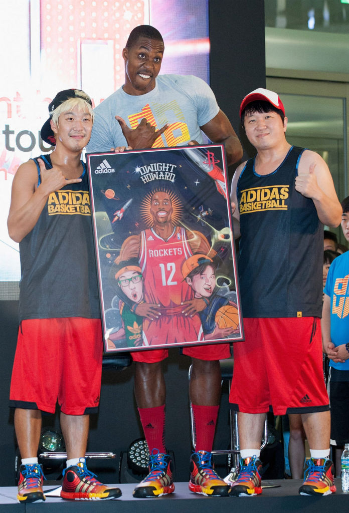 Dwight Howard Wearing "World Tour" adidas D Howard 4 In Seoul (1)