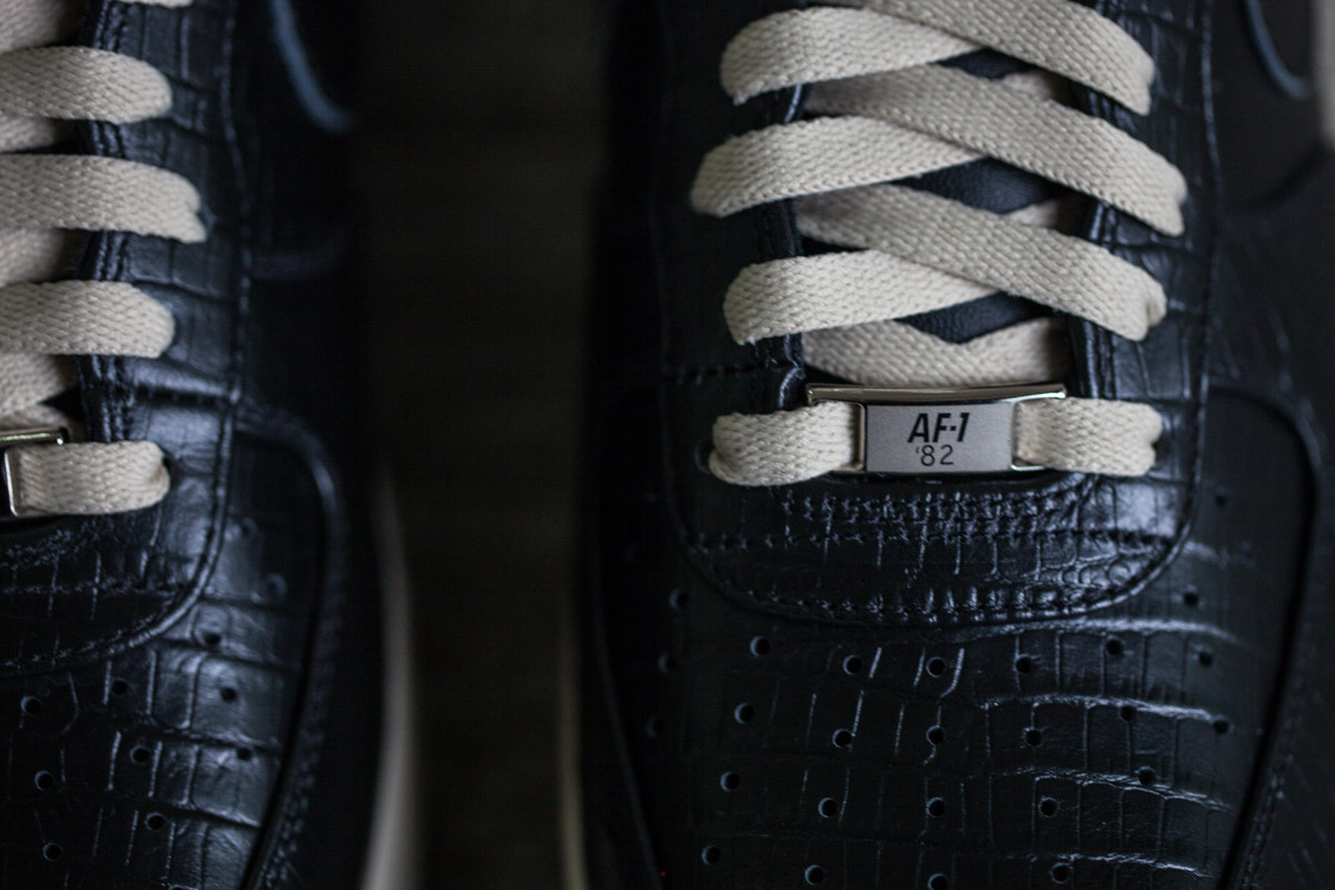 Detailed Look fragment design x Nike Air Force 1 FRAGMENT