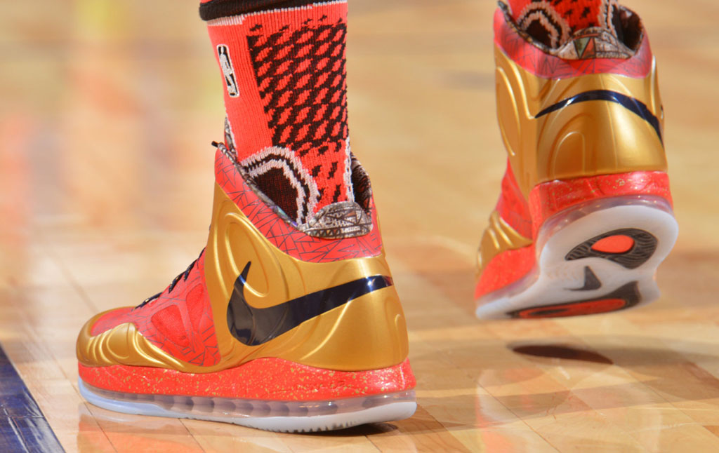 Anthony Davis wearing Nike Air Max Hyperposite PE