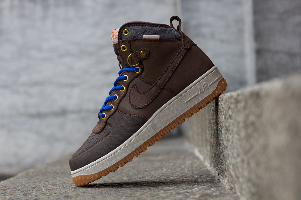 nike duck boots brown