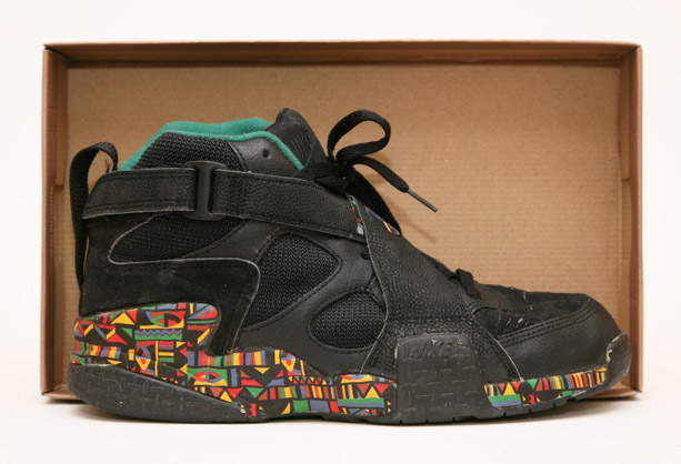 Peace-Themed Basketball Shoes : Nike Air Raid Retro