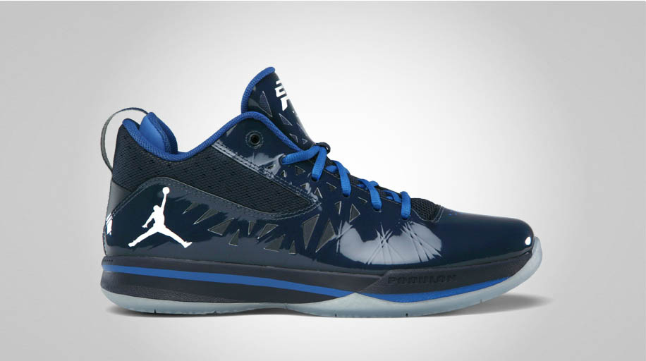 Jordan CP3.V 5 Obsidian White Varsity Royal 487428-400 (1)